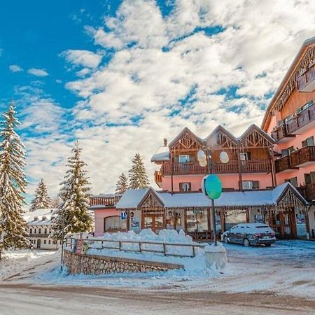 Ciccio Family Hotel Polsa Di Brentonico Exteriör bild